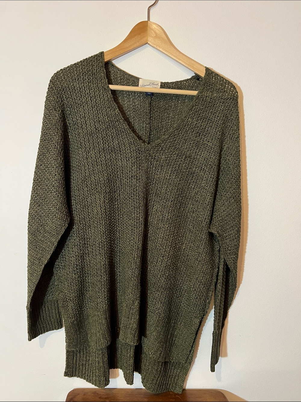 Universal Thread Olive V-Neck Textured Knit Tunic Sweater Loose Fit